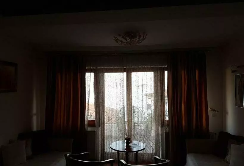 هتل Casa Germanoff