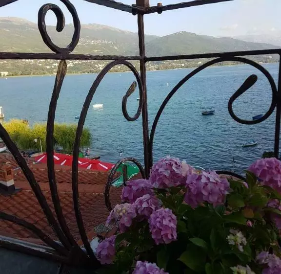 هتل Casa Germanoff