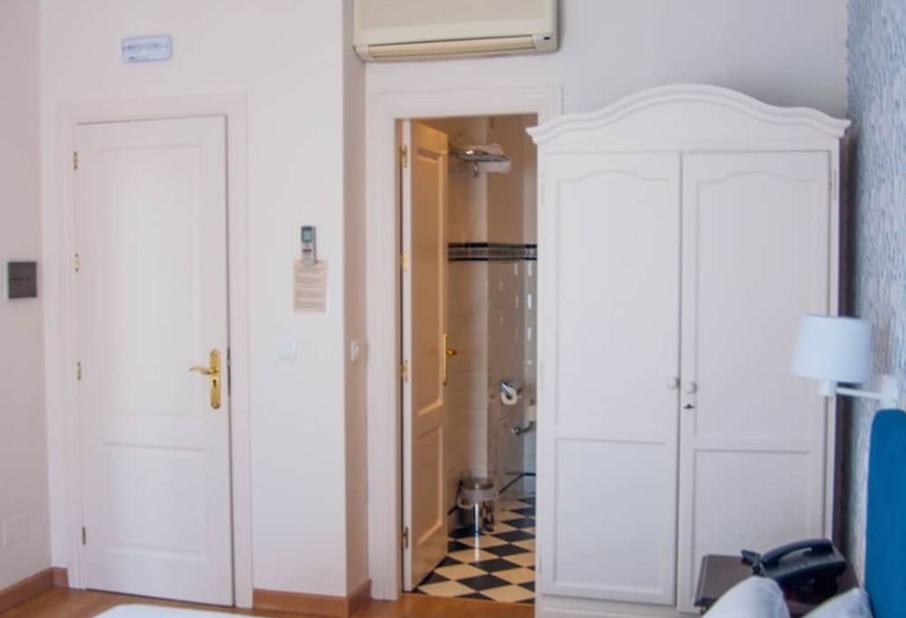 Отель Central Boutique