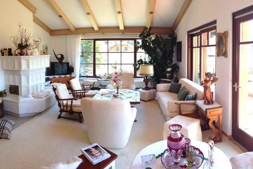 Отель Dietrichsteinerhof Apartments & Rooms