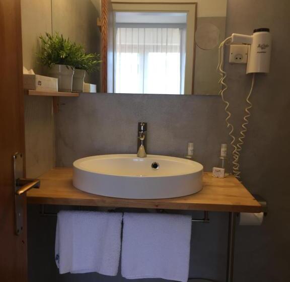 Отель Dietrichsteinerhof Apartments & Rooms