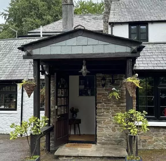 Отель Harrabeer Country House