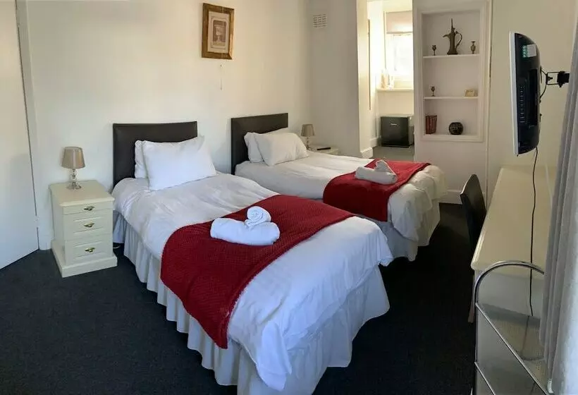 Отель Hill Lodge