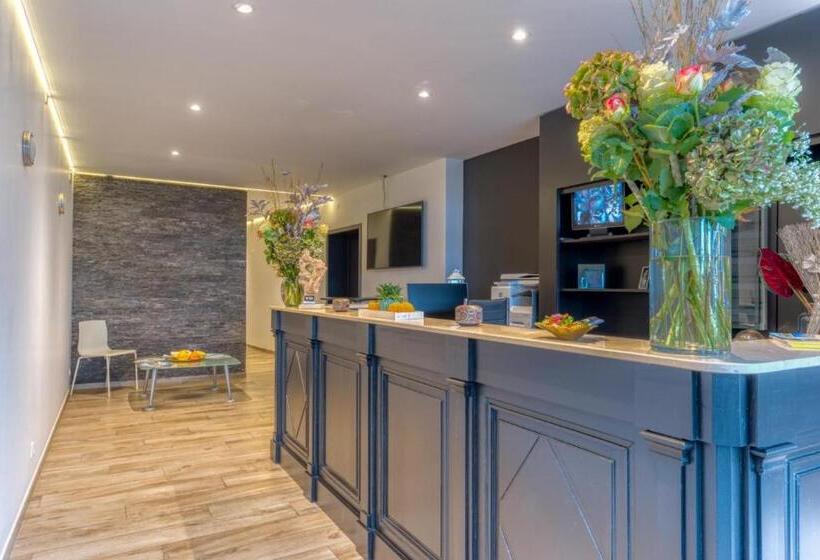 ホテル Hôtel Mosa