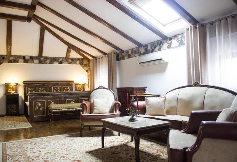 هتل Hunter Prince Castle