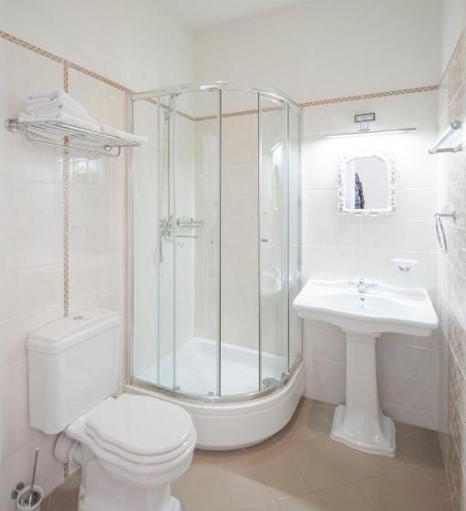 هتل Malpils Manor