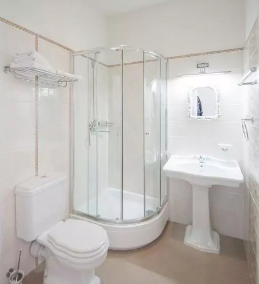 هتل Malpils Manor