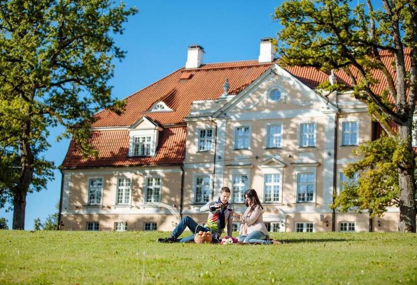 هتل Malpils Manor