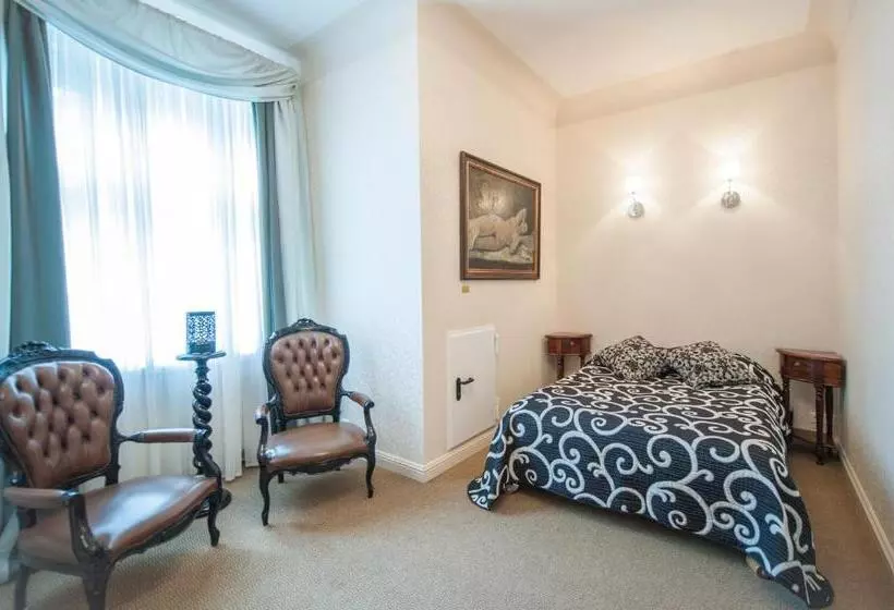 هتل Malpils Manor