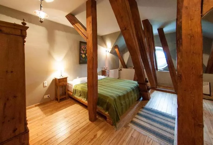 هتل Malpils Manor