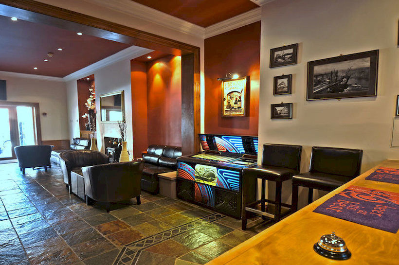 فندق Oaktree Lodge