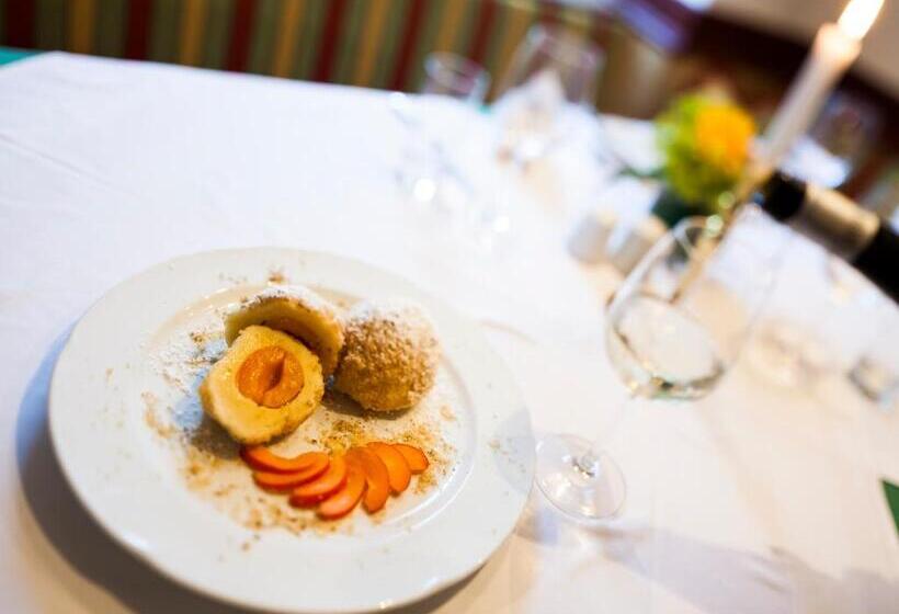 호텔 Restaurant Kirchenwirt