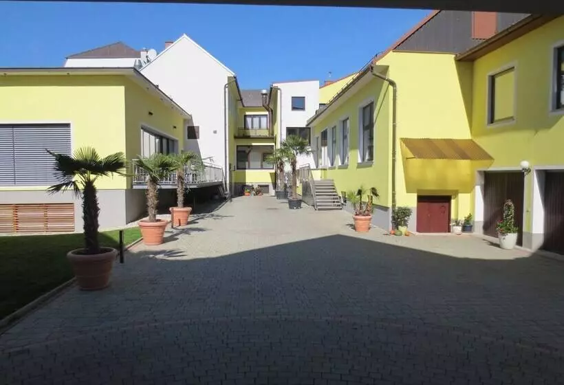 Отель Restaurant Müllner