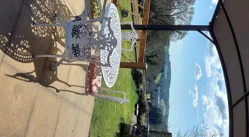 Отель Sportsmans Valley