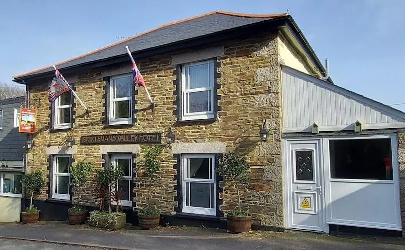 Отель Sportsmans Valley