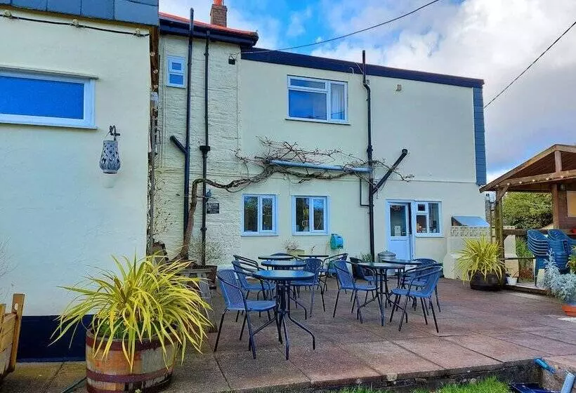 Отель Sportsmans Valley