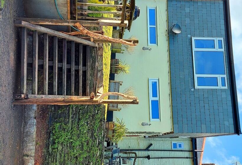 Отель Sportsmans Valley