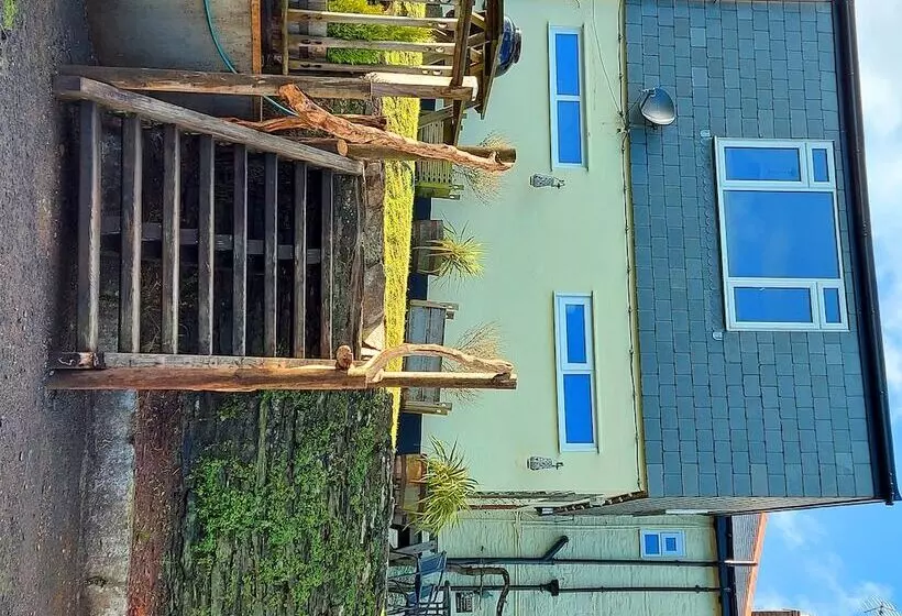 Отель Sportsmans Valley