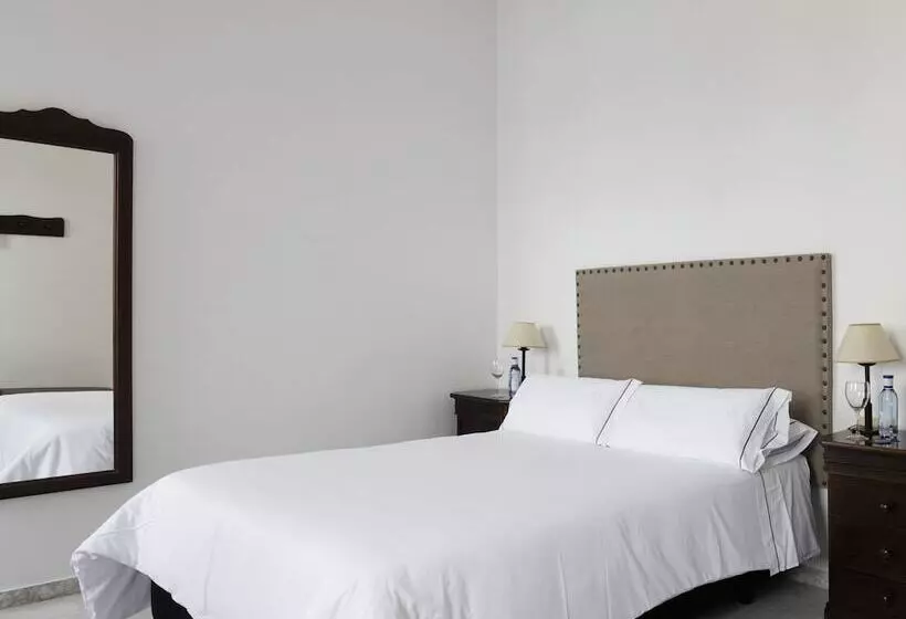 Отель Tugasa Casa Palacio Medina Sidonia