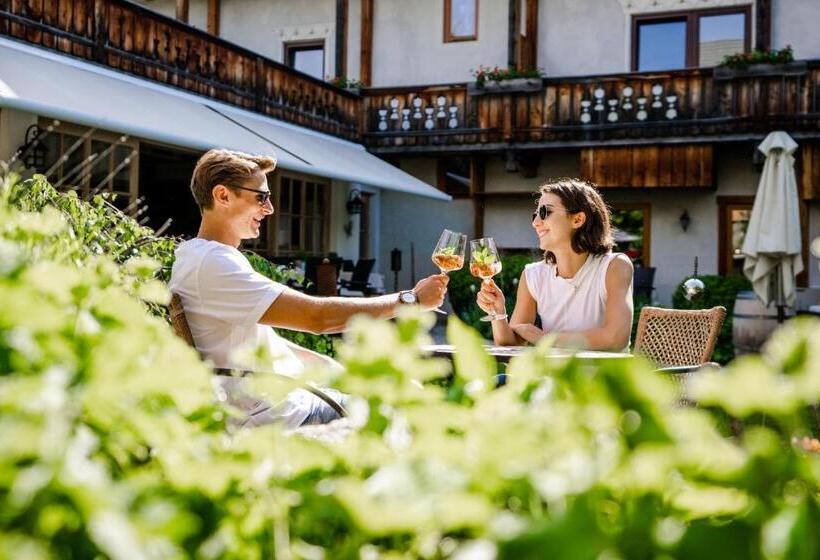 فندق Zum Weissensee