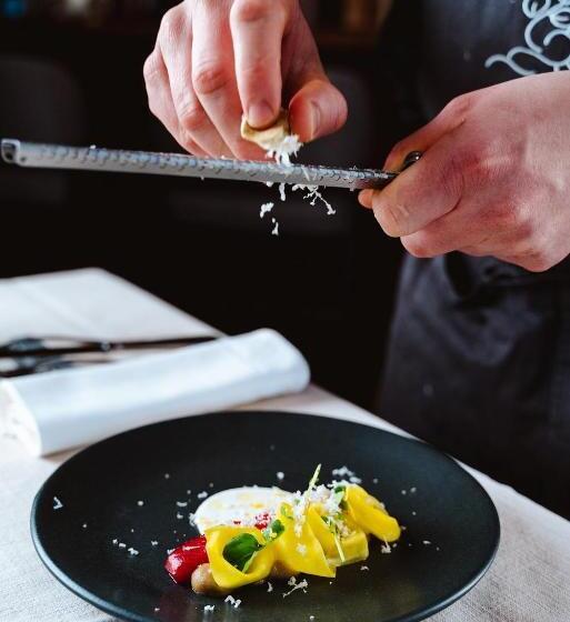 فندق Zum Weissensee