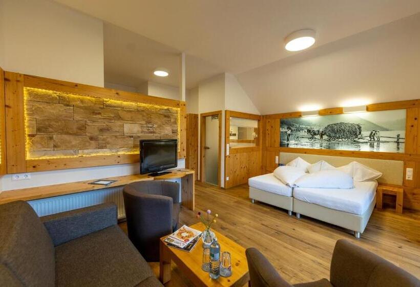 فندق Zum Weissensee