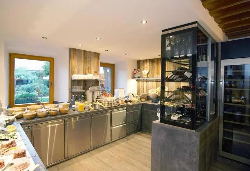 Hotel Zum Weissensee