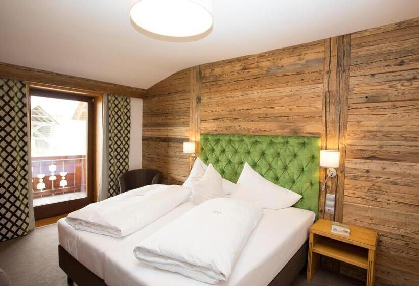 فندق Zum Weissensee