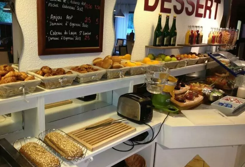 Atoll Hotel Logis Angers, Beaucouzé