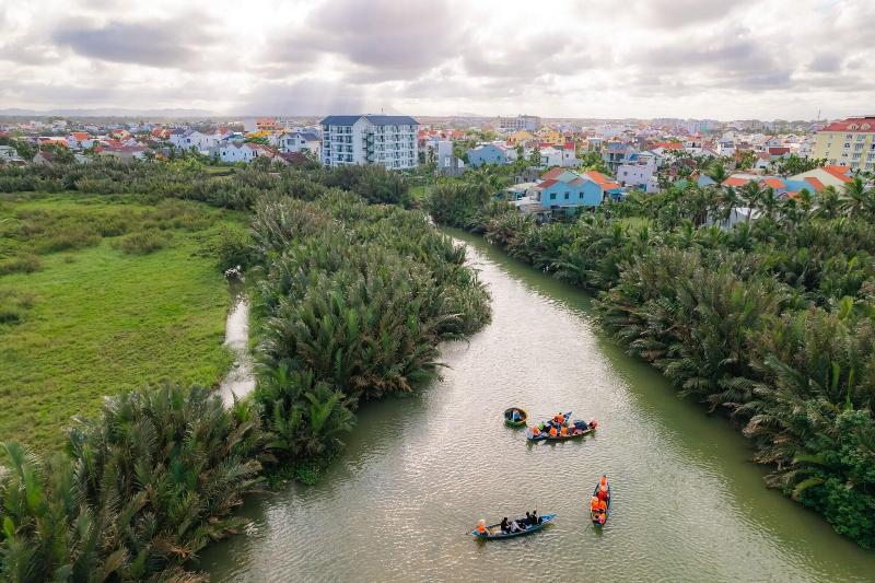 هتل Shining Riverside Hoi An Boutique & Spa