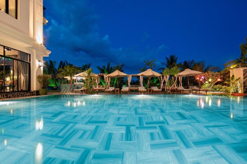 هتل Shining Riverside Hoi An Boutique & Spa