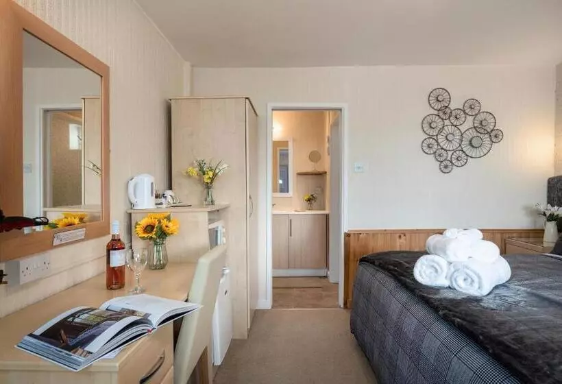 Estuary Lodge Motel B&b