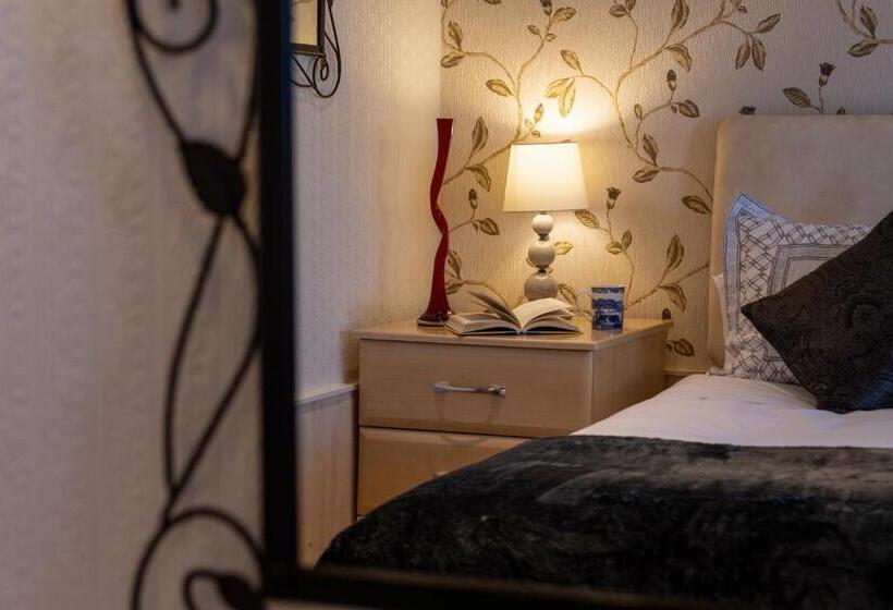 Estuary Lodge Motel B&b