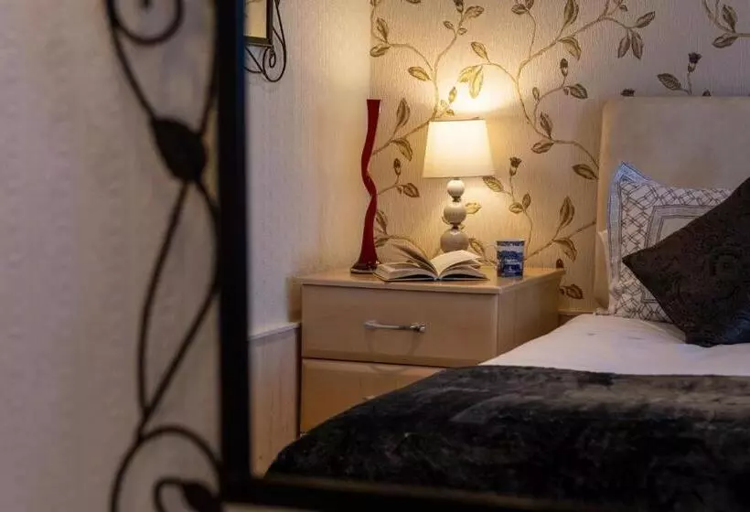 Estuary Lodge Motel B&b