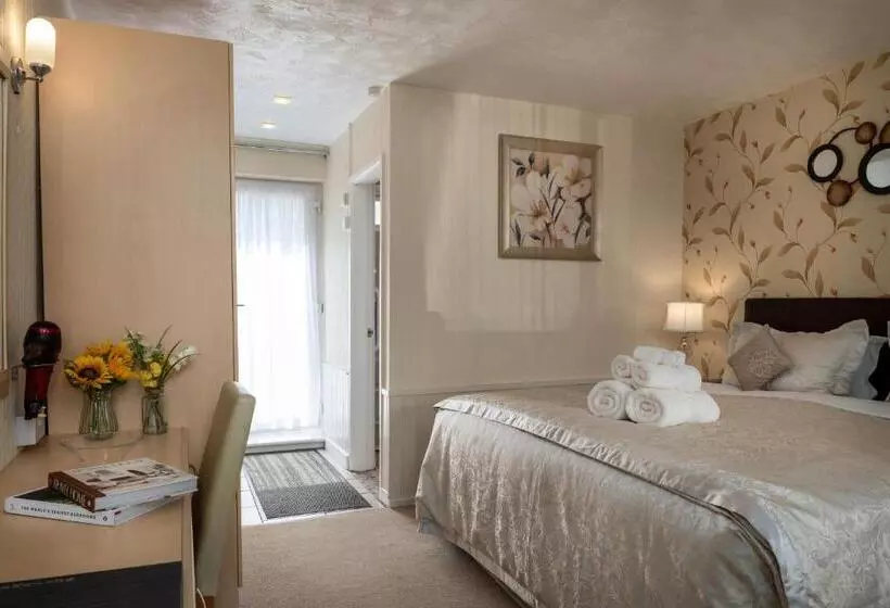 Estuary Lodge Motel B&b