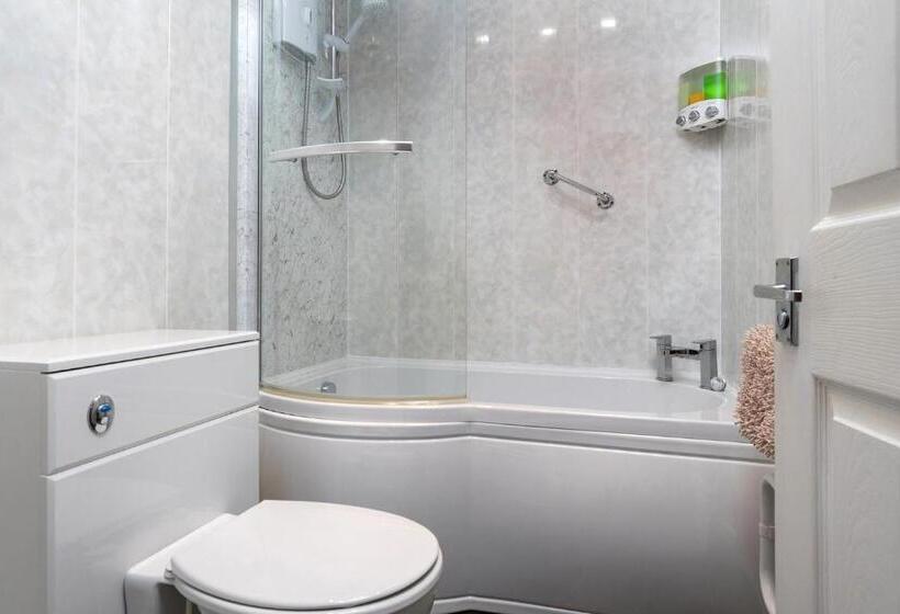 Estuary Lodge Motel B&b