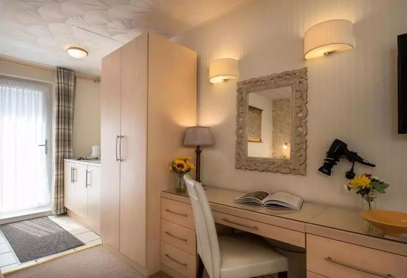 Estuary Lodge Motel B&b