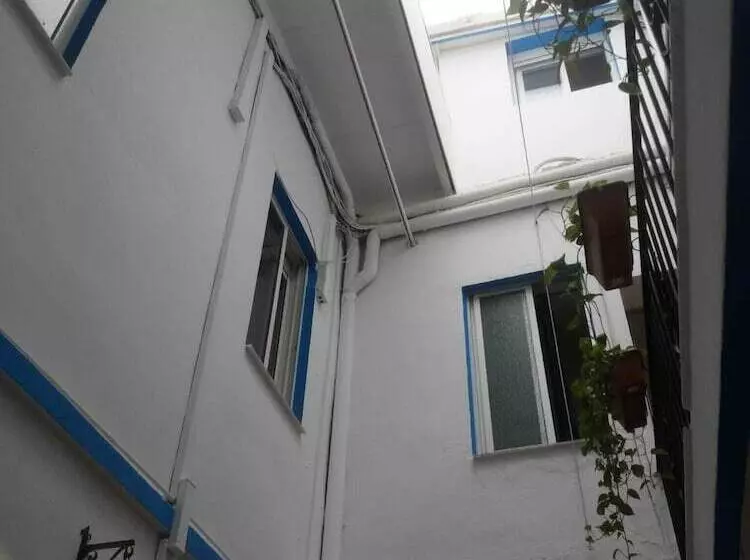 مسافرخانه Pension Cibeles