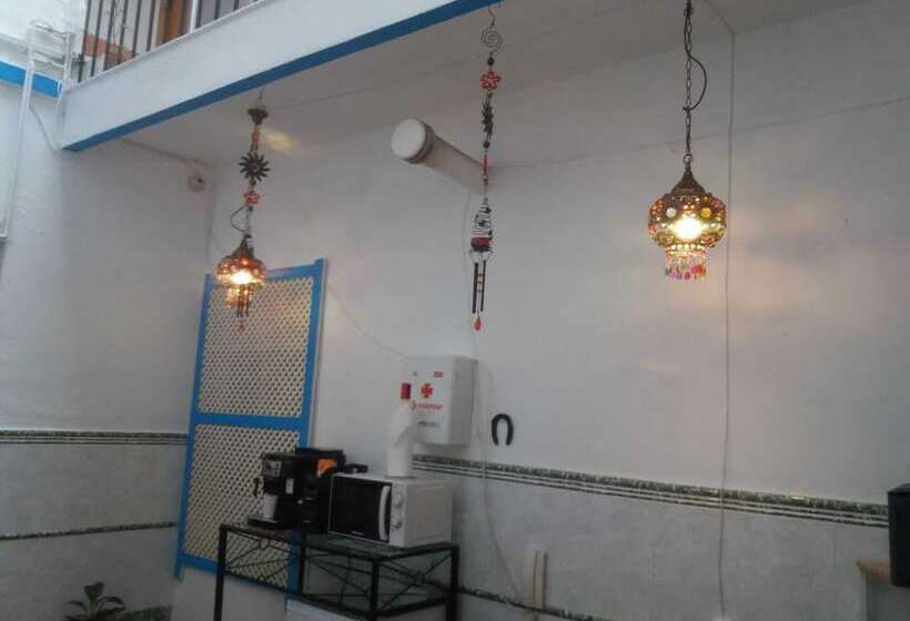 مسافرخانه Pension Cibeles