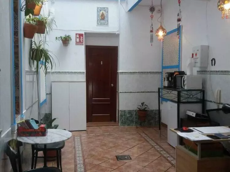 مسافرخانه Pension Cibeles