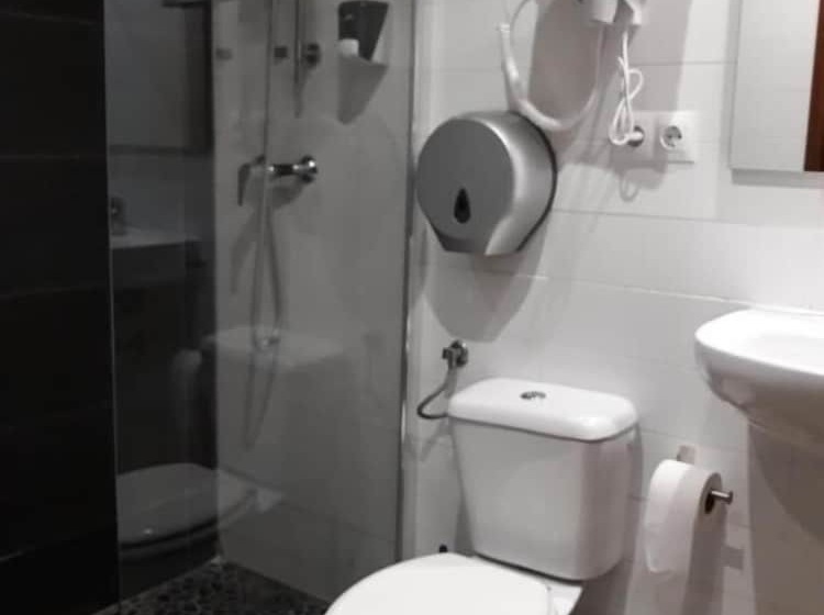 مسافرخانه Pension Cibeles