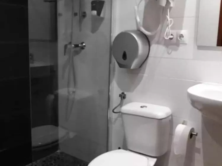 مسافرخانه Pension Cibeles