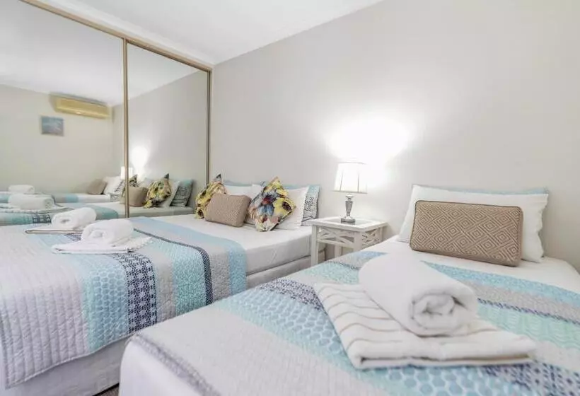 Отель Argosy On The Beach