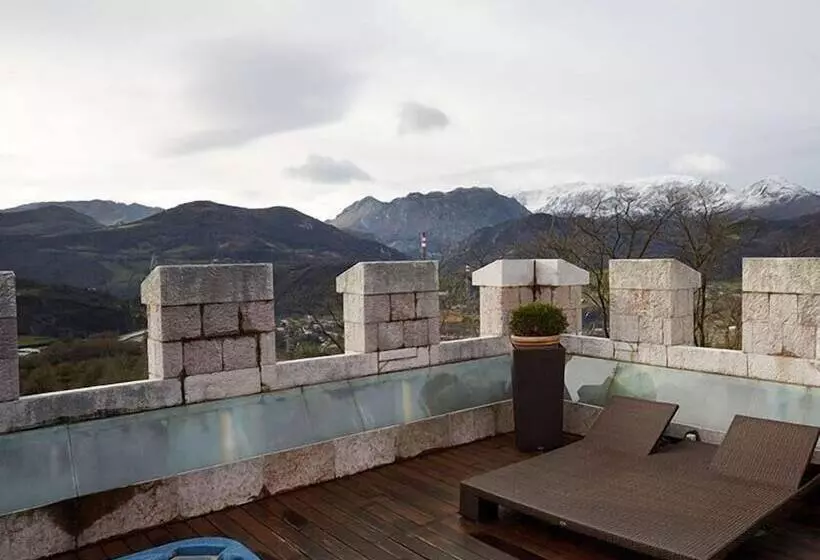 Отель Castillo Del Bosque La Zoreda