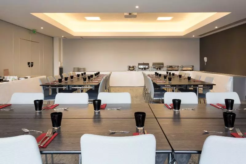 호텔 Courtyard By Marriott Toulouse Airport