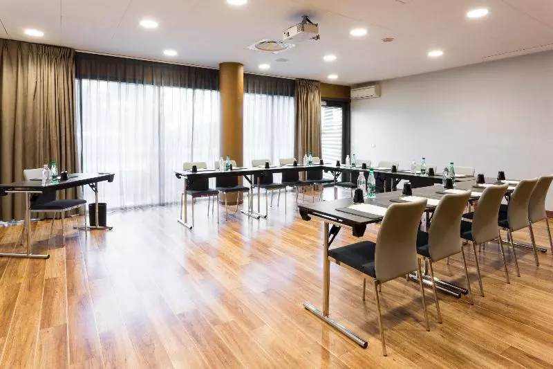 호텔 Courtyard By Marriott Toulouse Airport