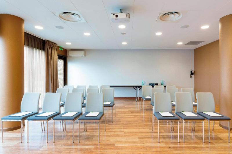 فندق Courtyard By Marriott Toulouse Airport