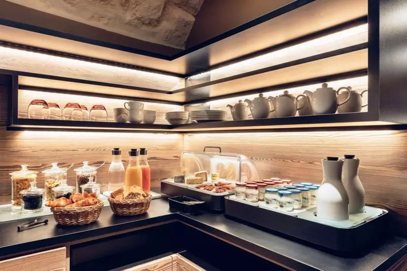 ホテル Hôtel De Lille   Saint Germain Des Près