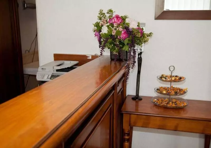 ホテル Hôtel Du Mont Dore Batignolles