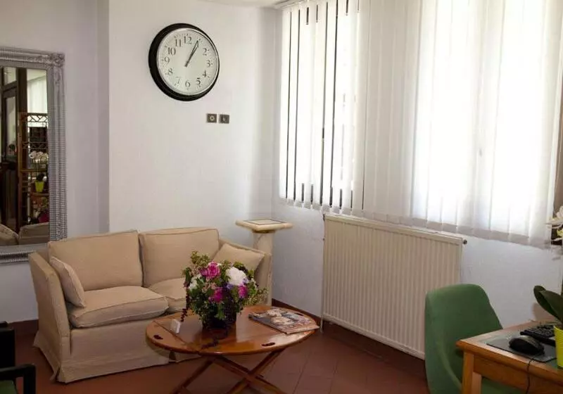 ホテル Hôtel Du Mont Dore Batignolles